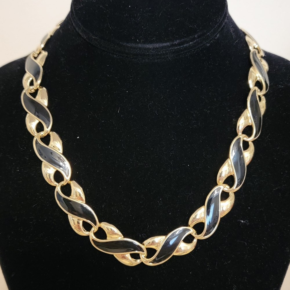 Vintage Black Enamel Gold Tone Twisted Link Necklace 20"
